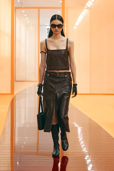 Look 12